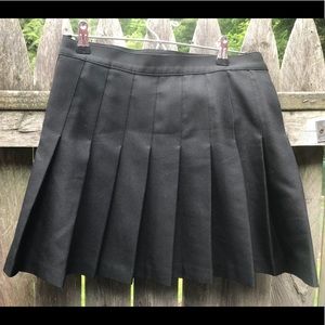 Black American Apparel Pleated Tennis Skirt (L)